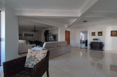 Foto 4 de 21: Apartamento em leilão em Chapecó - SC, bairro Centro — Apto 217m² c/ 2 Vagas | Centro, Chapecó/SC | 337m² Totais | Região Nobre, Próximo à Av. Getúlio Vargas e Arena Condá!