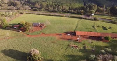 Foto 6 de 19: Area Rural em leilão em Cascavel - PR — Area de terras rural, medindo 18.964,00m², contendo um barracão com área de 820,00 m², silo para ração e poço artesiano.