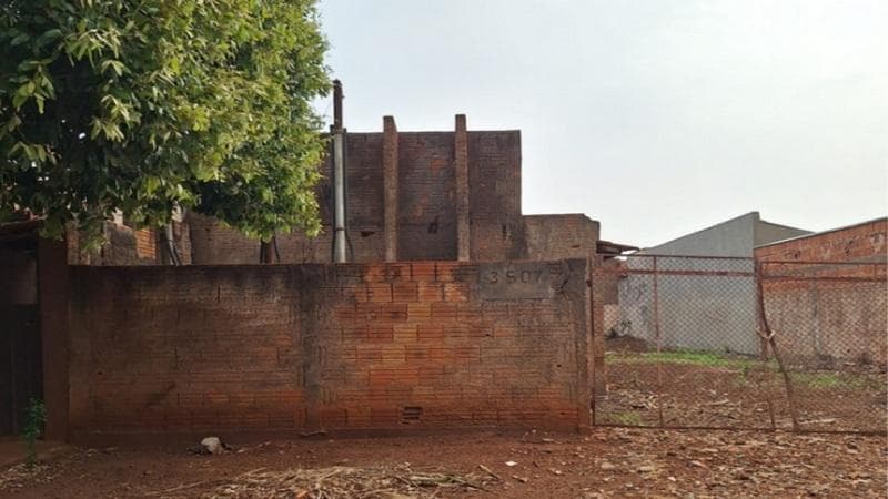 Terreno em leilão em Rio Brilhante - MS, bairro Planalto — TERRENO URBANO | A.T. 271 M² | COM BENFEITORIAS - BAIRRO PLANALTO | RIO BRILHANTE/MS