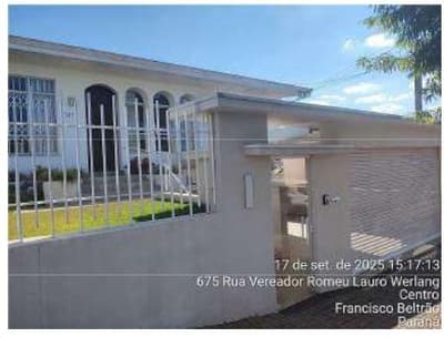 Foto 10 de 13: Casa em leilão em Francisco Beltrão - PR, bairro Centro — Teereno co área de 948,02m², com benfeitoria de área total de 267,43m², localizado na Rua Vereador Romeu Lauro Werlang, 1277, Bairro: Centro, Francisco Beltrão/PR