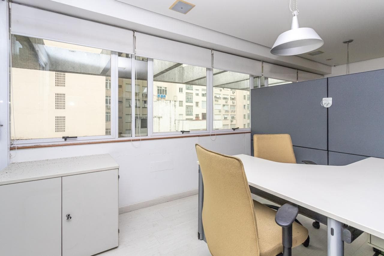 Foto 14 de 21: Comercial em leilão em Porto Alegre - RS — Sala Comercial, desocupada, com 34 m² privativos, 1 vaga, Independência, Porto Alegre RS