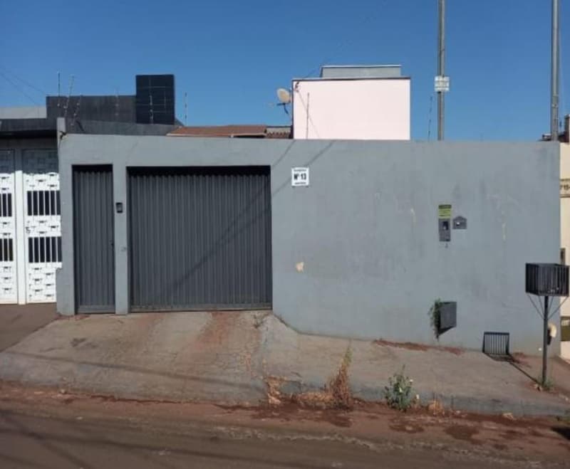 Casa em leilão em Quirinópolis - GO, bairro Jardim Vitória — Casa 107m² com Terreno 250m² | Quirinópolis-GO | Jardim Vitória - Financiamento até 240 Meses! - 50% de Deságio sobre o valor de avaliação