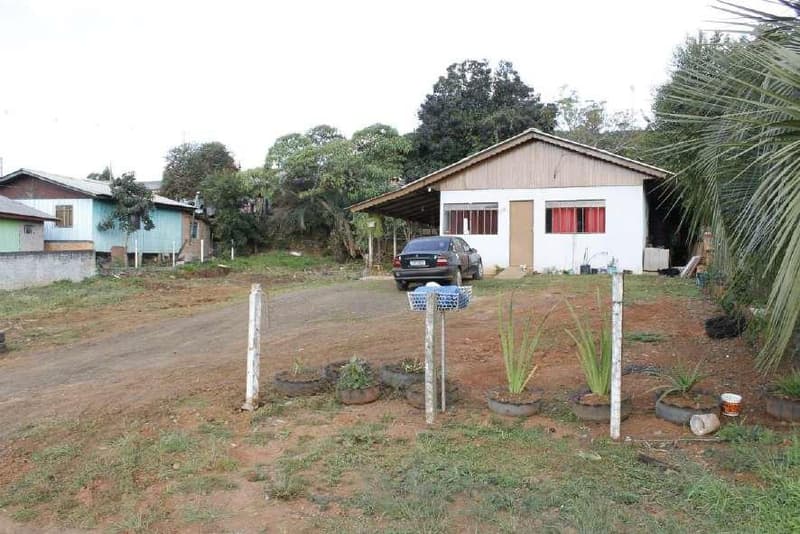 Foto 5 de 30: Terreno em leilão em General Carneiro - PR, bairro Planalto — Lote nº 01 da quadra A com área de 366,33m² e área construída de 98,74m². Localizado na Rua Regis Beneditus Marigliani, 176, Bairro Planalto, General Carneiro/P