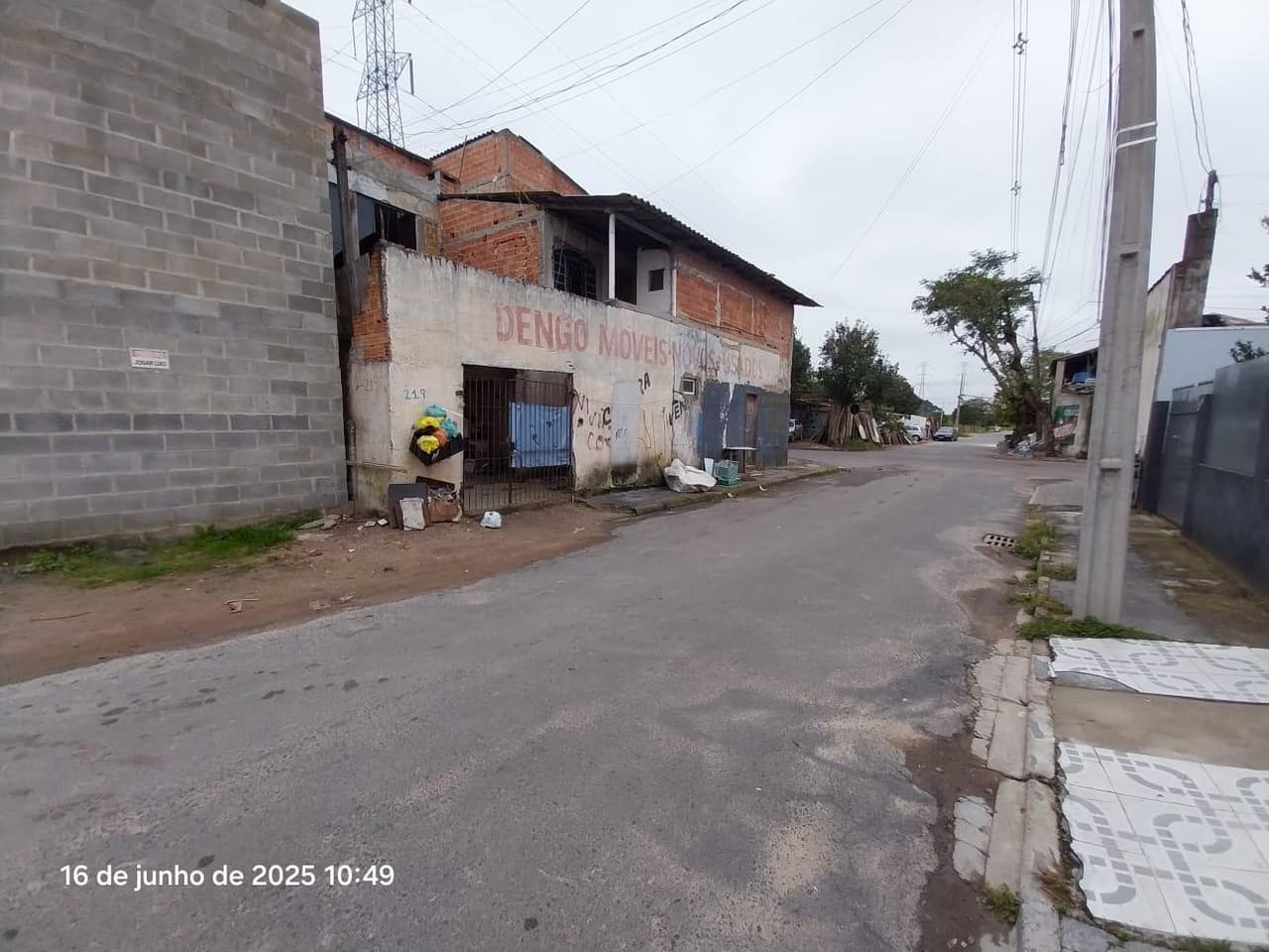Foto 6 de 11: Terreno em leilão em Curitiba - PR, bairro Uberaba — Terreno urbano com área de 160,01m², contendo benfeitoria com área de 150,00m², Curitiba/PR