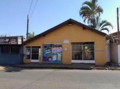 Foto 3 de 13: Comercial em leilão em Barretos - SP — Imóvel Misto, sala comercial, 2 casas, 2 quitinetes. Bairro Marilia