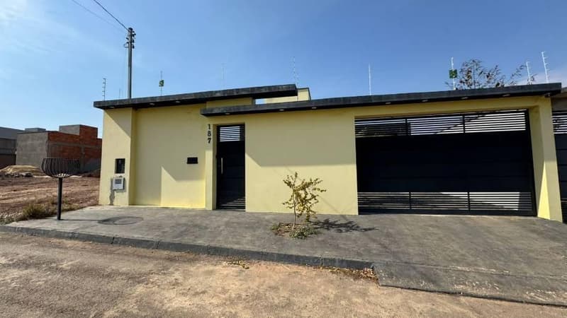 Foto 1 de 14: Casa em leilão em Unaí - MG, bairro Loteamento Curva do Rio — Casa 140m² com Terreno 300m² | Unaí-MG | Res. Curva do Rio | Oportunidade - Próx. à FACTU e Av. Gov. Valadares - Financiamento até 420 Meses!