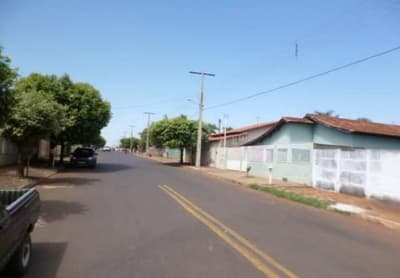 Foto 2 de 4: Casa em leilão em Quirinópolis - GO — Casa 210m², Desocupada no Centro de Quirinópolis/GO