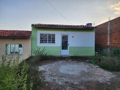 Casa em leilão em Santa Cruz Do Capibaribe - PE — Casa de 46.3m2, com 2 quartos, em SANTA CRUZ DO CAPIBARIBE/PE.
