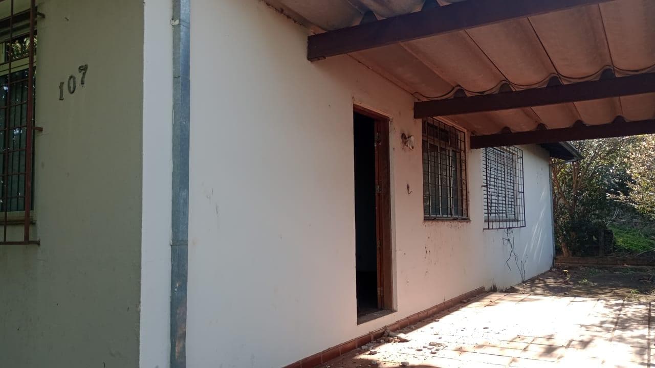 Foto 8 de 12: Casa em leilão em Capitão Leônidas Marques - PR — Casa 126m² Desocupada no Bairro Centro em Capitão Leonidas Marques/PR