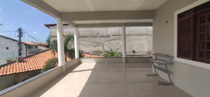 Foto 1 de 20: Casa em leilão em Fortaleza - CE, bairro Lagoa Redonda — Casa 378m² com Terreno 400m² | Fortaleza-CE | Lagoa Redonda - 4 Dormitórios, Piscina e Vaga - Financiamento até 420 Meses!
