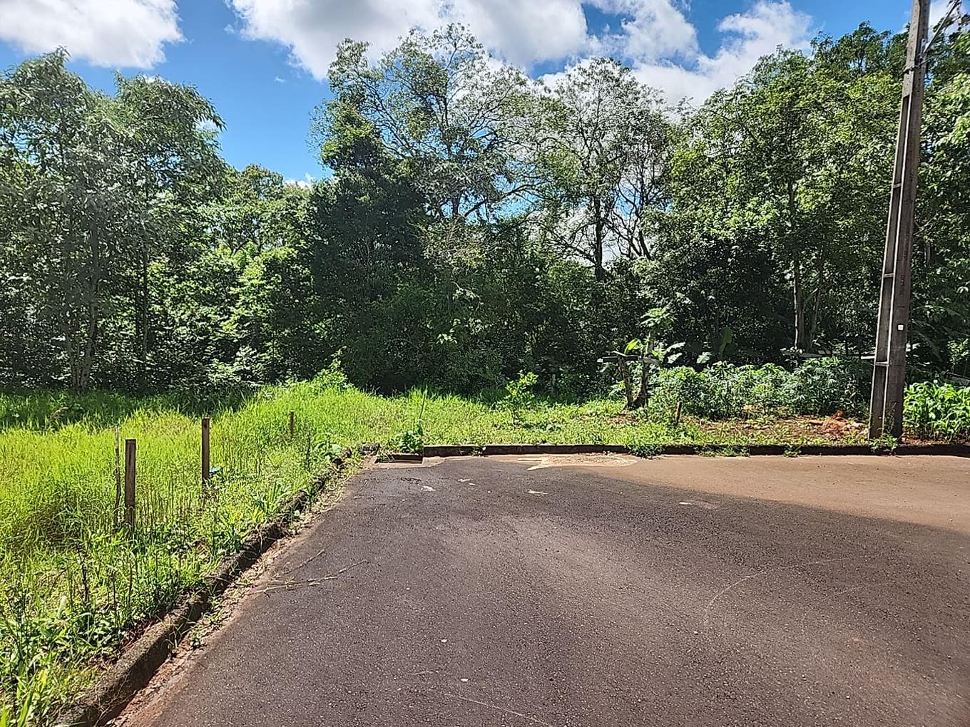 Foto 2 de 3: Terreno em leilão em Dois Vizinhos - PR — LOTE URBANO Nº 05 DA QUADRA Nº 10 LOCALIZADO NO LOTEAMENTO REALIZE I EM DOIS VIZINHOS/PR - ÁREA DE 737,37M²