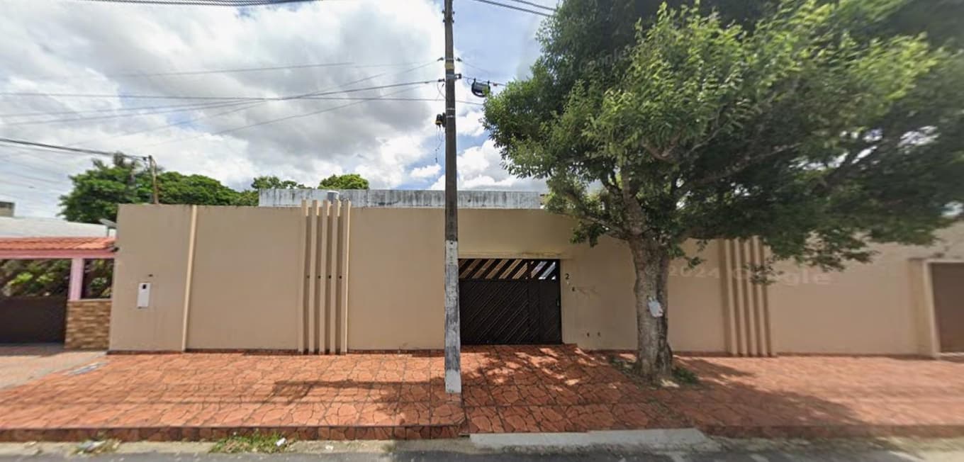 Foto 1 de 2: Casa em leilão em Manaus - AM — Casa 721m², Planalto, Manaus/AM - Ocupado