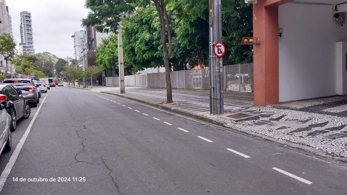 Foto 4 de 10: Apartamento em leilão em Curitiba - PR — DIREITOS AQUISITIVOS sobre o Apartamento n. 1402, com a área construída privativa de 85,22m2, Curitiba/PR