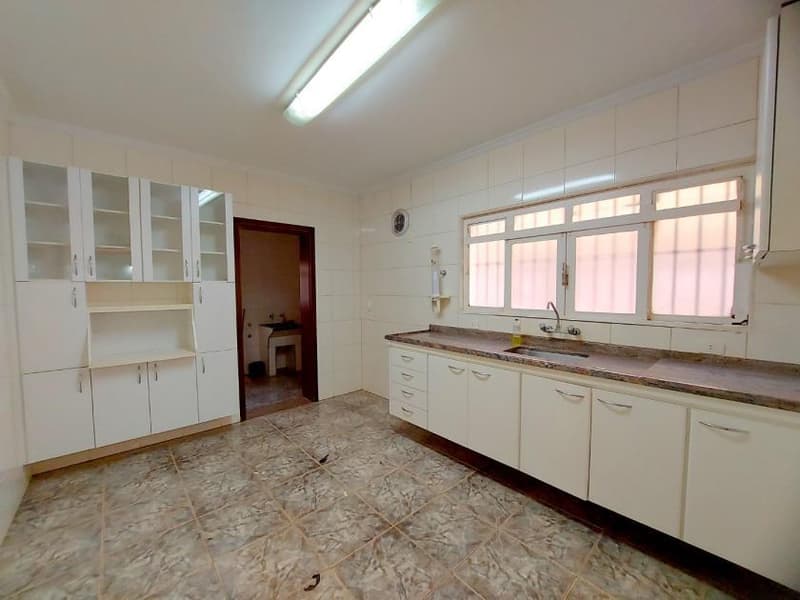 Foto 3 de 11: Comercial em leilão em Jaú - SP, bairro Centro — PRÉDIO RESIDENCIAL, MATRÍCULA 33.028 - RUA JORDANO ZAGO, 75 - CENTRO - JAÚ/SP - ÁREA TOTAL 250,00 m² - ÁREA CONSTRUÍDA 244,48 m²