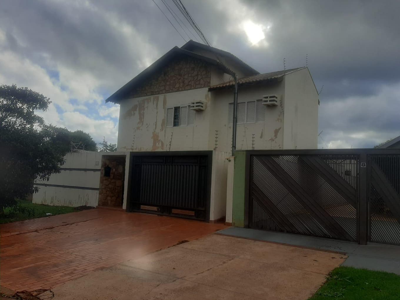 Foto 3 de 9: Casa em leilão em Campo Grande - MS — Casa 360m², Santa Luzia, em Campo Grande/MS - Ocupada