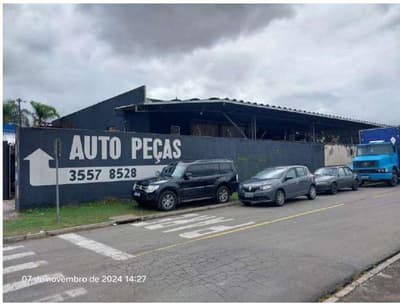 Foto 7 de 22: Comercial em leilão em Pinhais - PR, bairro Centro — Galpão com área de 360,00m² e um escritório com área de 30,00m², área do terreno 653,00m² - Pinhais/PR