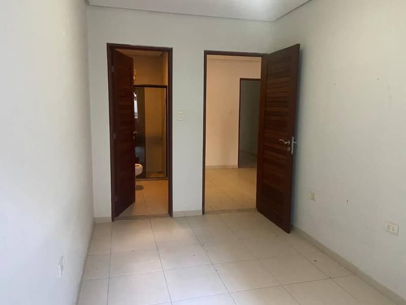Foto 9 de 11: Casa em leilão em Vitória De Santo Antão - PE, bairro Matriz — Casa 160m² com Terreno 142m² | DESOCUPADA | Vitória de Santo Antão-PE | Matriz | 3 Qts - Próx. à Av. Silva Jardim e ao Hospital João Murilo de Oliveira - Financiamento até 420 Meses!