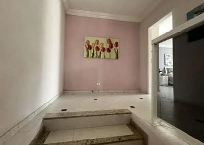 Foto 11 de 20: Casa em leilão em Curitiba - PR — Casa residencial com a área construída de 390m², área de terreno de 444m², situada na Rua Júlio Perneta, n° 431, Mercês - Curitiba/PR.