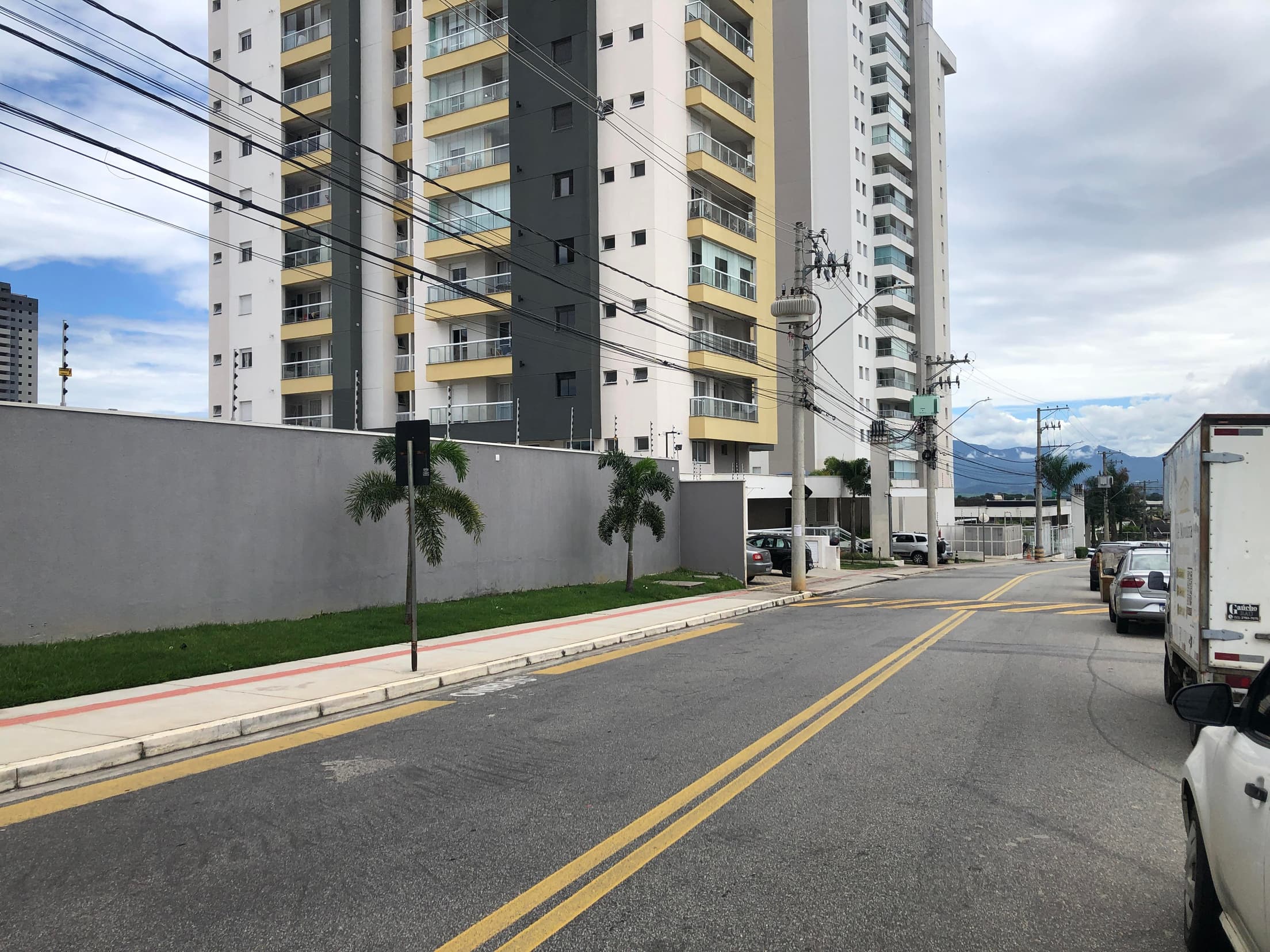 Foto 26 de 32: Apartamento em leilão em Taubaté - SP, bairro Vila Costa — Apto 94m² | Vila Costa (Taubaté) | 2 Vagas | DESOCUPADO: Excelente Localização Próximo ao Taubaté Shopping. Ideal p/ Moradia ou Renda!