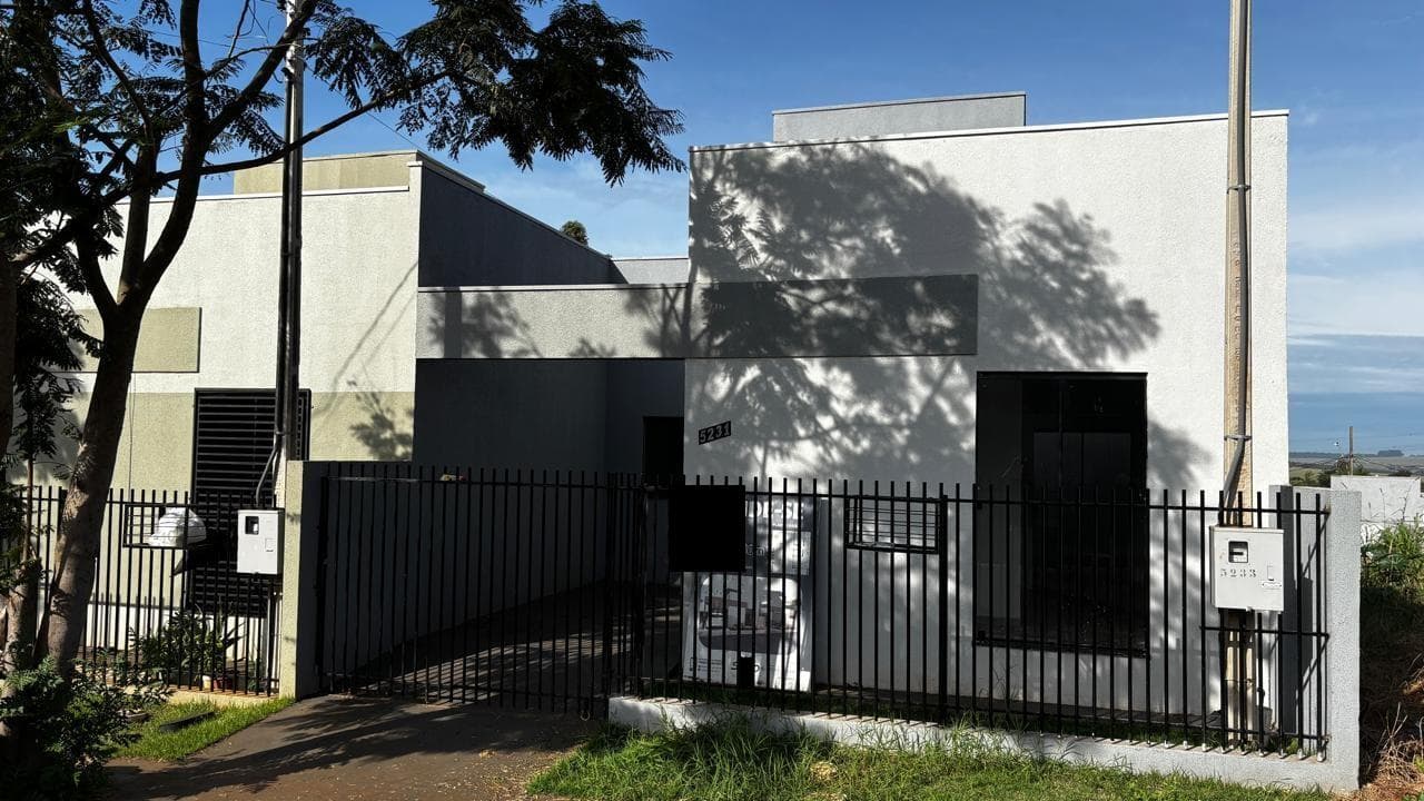 Foto 1 de 7: Casa em leilão em Toledo - PR, bairro São Francisco — IMÓVEL RESIDENCIAL COM 48,62 m² DE ÁREA CONSTRUÍDA - TOLEDO/PR