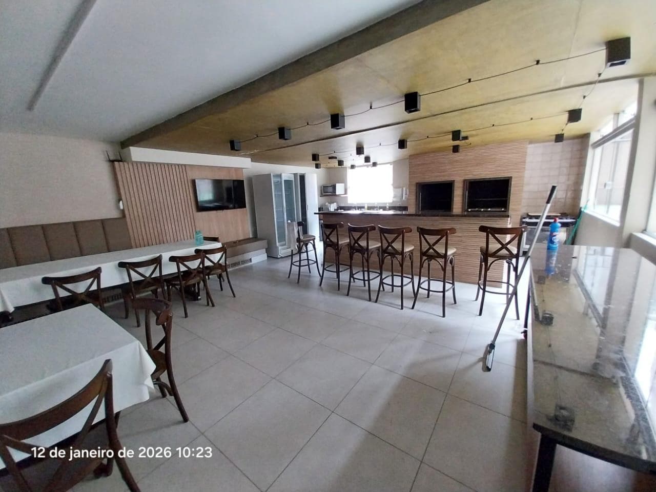 Foto 4 de 30: Apartamento em leilão em Curitiba - PR, bairro Água Verde — Apartamento (área de 159m²) com Vagas de Garagem Edifício Filadélfia - Água Verde Curitiba/PR