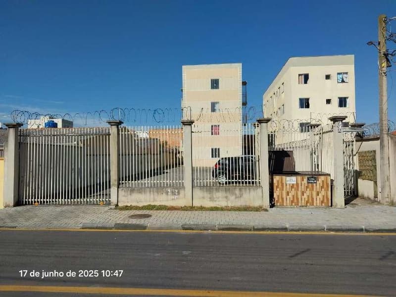 Apartamento em leilão em Colombo - PR — Apartamento nº 31 do terceiro pavimento do Residencial Araucária, medindo 37,17m² com direito de uso exclusivo de vaga de estacionamento - Colombo/PR