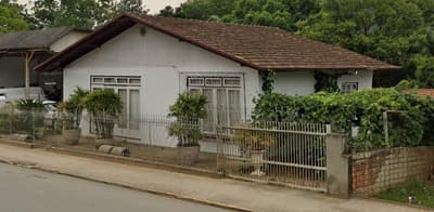 Foto 3 de 4: Casa em leilão em Presidente Getúlio - SC — O terreno urbano, situado na rua Mirador, n° 733, cidade e Comarca de Presidente Getúlio, Estado