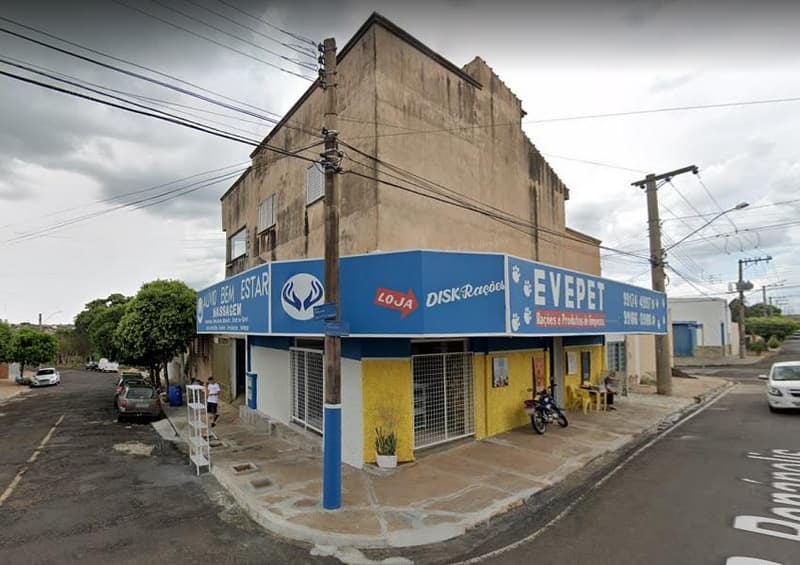 Comercial em leilão em Catanduva - SP — Imóvel Comercial/Residencial, A.C. 242m², Pq. Glória II