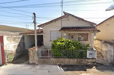 Casa em leilão em São João Da Boa Vista - SP — 50% casa, A.T.219m², 2 quartos.
