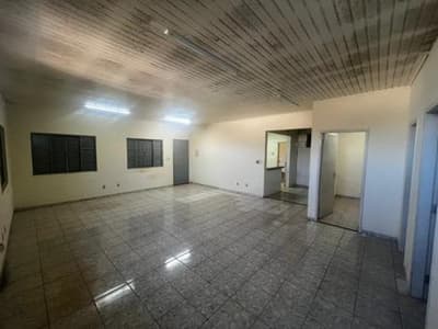 Foto 20 de 22: Casa em leilão em Ivaiporã - PR — Casa com 205m² de área construída e terreno de 1.746m², Desocupado, em Ivaiporã/PR