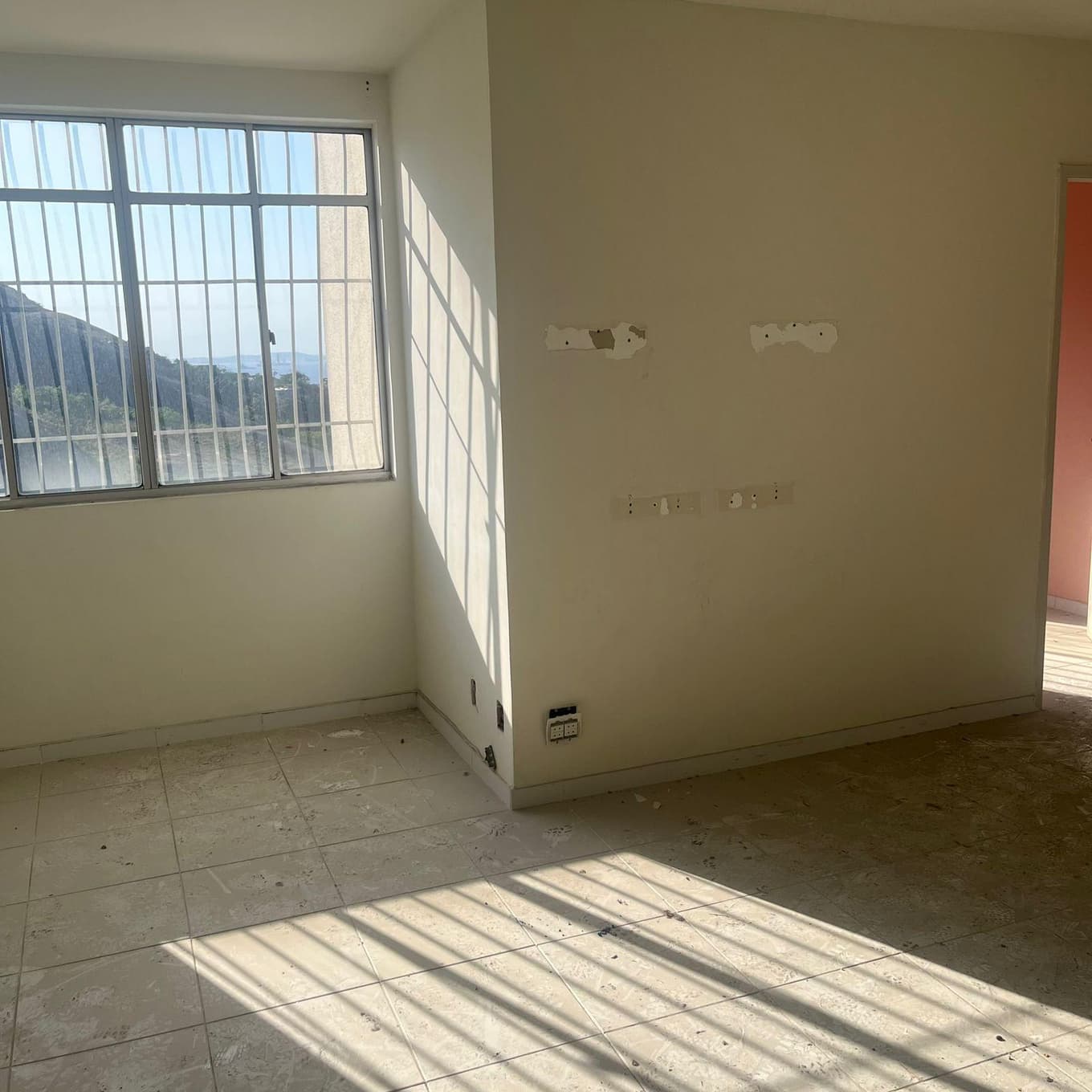 Foto 4 de 5: Apartamento em leilão em Niterói - RJ — APARTAMENTO 1404, DO BLOCO 01, NA RUA DESEMBARGADOR MÁRIO FERNANDES PINHEIRO, Nº 127, FONSECA, NITERÓI/RJ