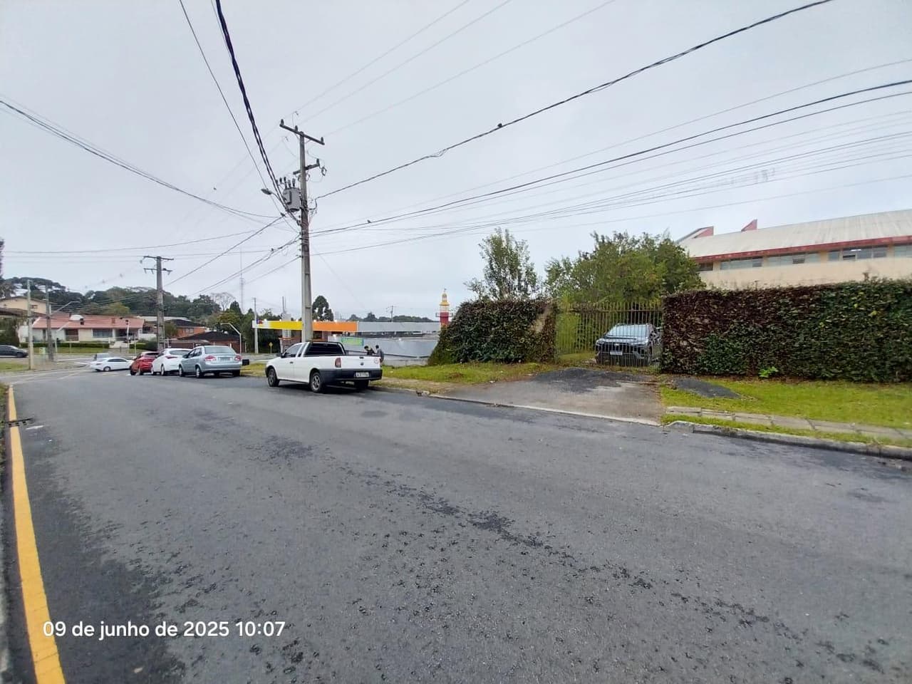 Foto 9 de 59: Comercial em leilão em Curitiba - PR, bairro Vista Alegre — Posto de Combustível com área de terreno total de 3.126,40m², benfeitorias de área total de 477,00m², localizado na Rua Miguel Tschennerl, 47, Vista Alegre, Curitiba/PR