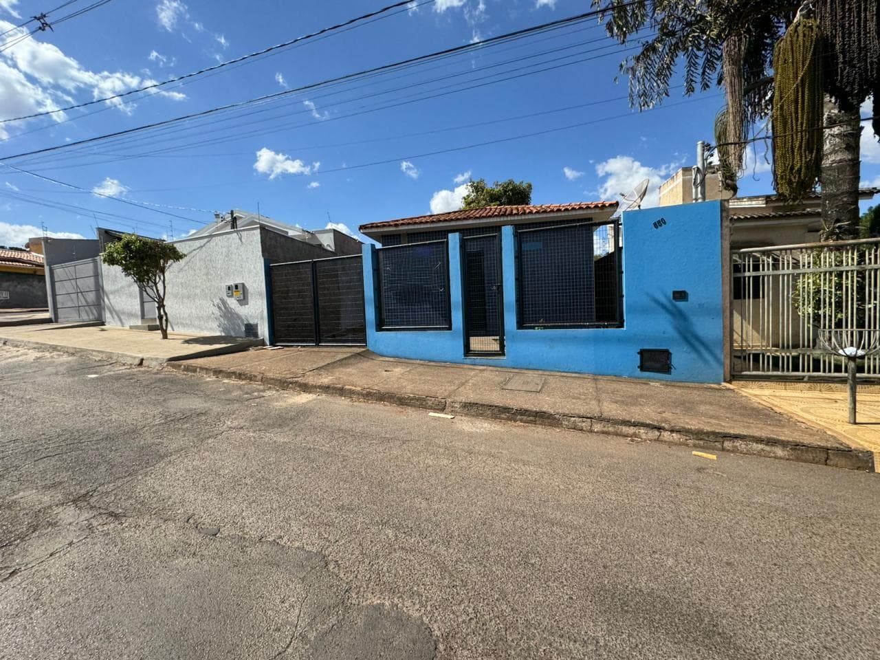 Foto 3 de 8: Comercial em leilão em Patos De Minas - MG — Prédio Comercial c/ Terreno de 223m², Desocupado no Alvorada III, Patos de Minas/MG
