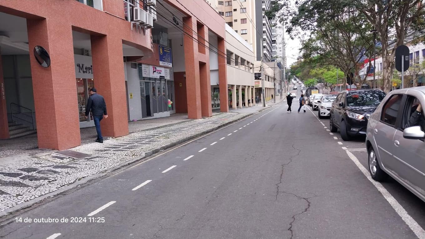 Foto 8 de 10: Apartamento em leilão em Curitiba - PR — DIREITOS AQUISITIVOS sobre o Apartamento n. 1402, com a área construída privativa de 85,22m2, Curitiba/PR