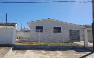 Foto 1 de 3: Casa em leilão em Ponta Grossa - PR — Casa 60m², em Ponta Grossa/PR - Ocupado