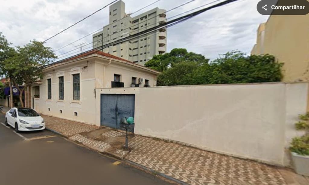 Foto 2 de 3: Casa em leilão em Barretos - SP, bairro Centro — (2,08%) Casa, A.T. 959m², A.C. 520m², Centro