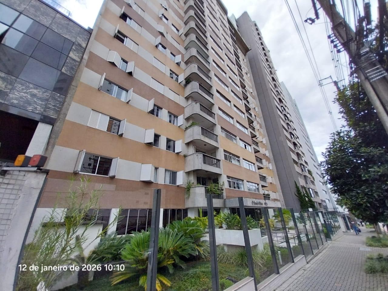 Foto 14 de 30: Apartamento em leilão em Curitiba - PR, bairro Água Verde — Apartamento (área de 159m²) com Vagas de Garagem Edifício Filadélfia - Água Verde Curitiba/PR