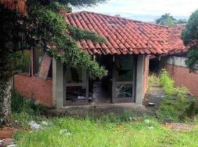 Foto 11 de 29: Terreno em leilão em Florianópolis - SC, bairro Capoeiras — Sede de Esporte e Lazer - Área Total de 13.270m² - Florianópolis/SC