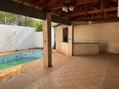 Foto 6 de 9: Casa em leilão em Maringá - PR — Lote contendo benfeitoria residencial, com aproximadamente 298.61m², Maringá/PR