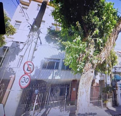 Apartamento em leilão em Juiz De Fora - MG, bairro Engenho Velho — Apartamento amplo de 85m² com suíte, reformado e com vista livre na Tijuca.