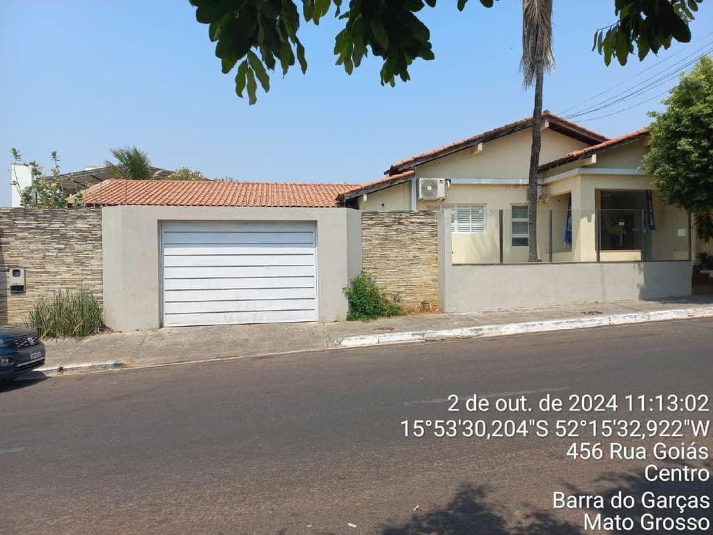 Terreno em leilão em Barra Do Garças - MT, bairro Setor Central — Casa, A.T. 600m², A.C. 366m², 8 dorms, 2 vagas, Setor Central