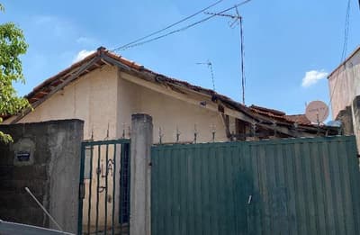 Casa em leilão em Araras - SP — Casa, A.T. 200m², A.C. 123m², 5 dorm, 2 WC, Jardim Bosque dos Versalles