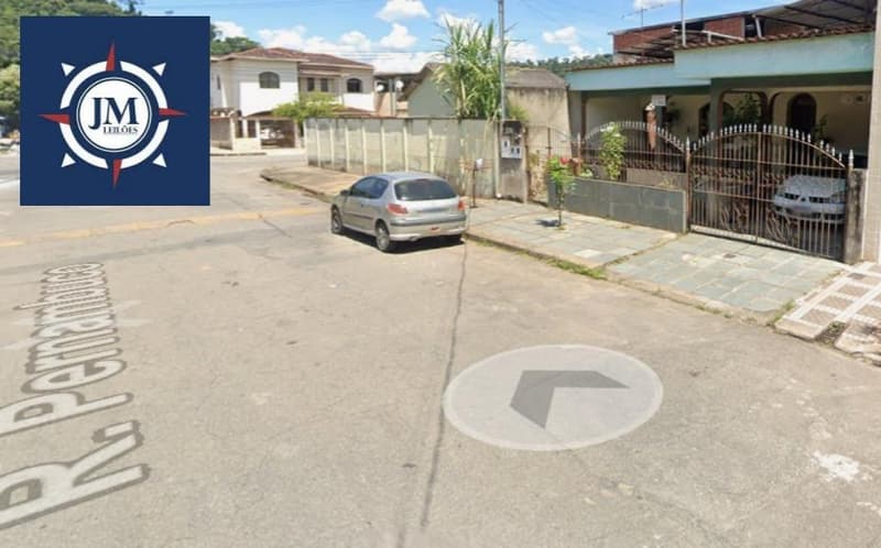 Foto 2 de 5: Casa em leilão em Coronel Fabriciano - MG, bairro Amaro Lanari — Residência de 240m² em Coronel Fabriciano MG, Rua Pernambuco, nº 374