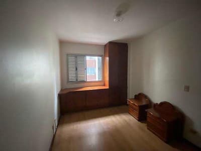 Foto 3 de 8: Apartamento em leilão em Curitiba - PR — APARTAMENTO Nº 404 DO BLOCO D + VAGA DE GARAGEM - CONDOMÍNIO QUINTAS DO CABRAL - CURITIBA/PR