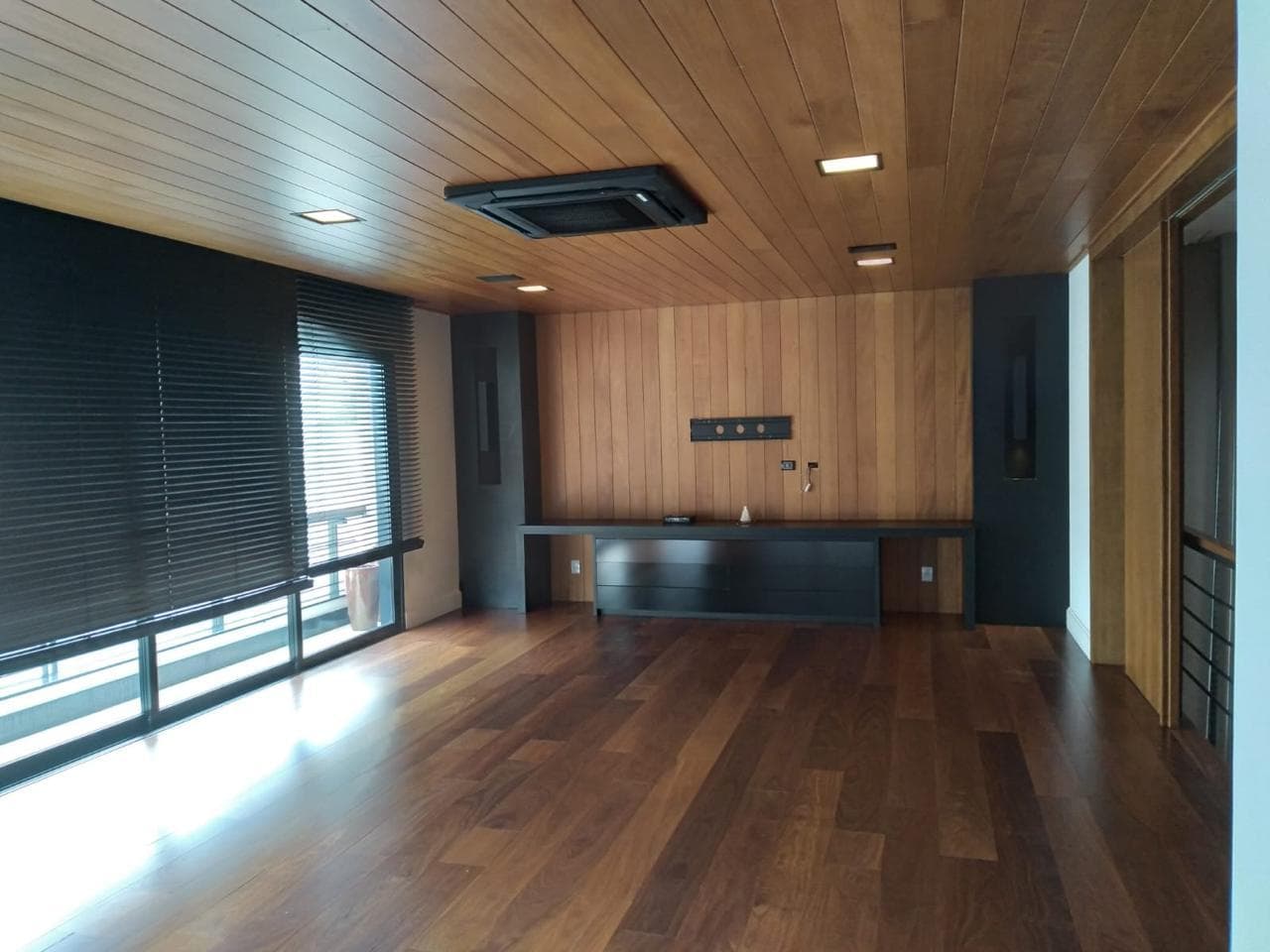 Foto 38 de 63: Casa em leilão em Marília - SP — CASA DE ALTO PADRÃO - JARDIM TROPICAL, MARILIA/SP - ÁREA DE 480m² - 4 SUÍTES, PISCINA AQUECIDA E SPA