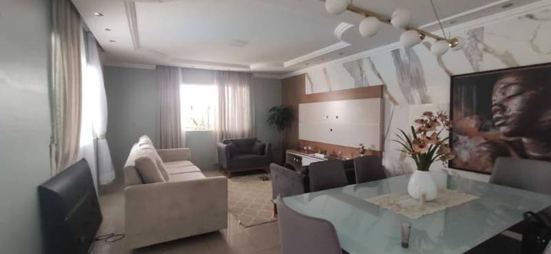 Foto 5 de 20: Casa em leilão em Fortaleza - CE, bairro Lagoa Redonda — Casa 378m² com Terreno 400m² | Fortaleza-CE | Lagoa Redonda - 4 Dormitórios, Piscina e Vaga - Financiamento até 420 Meses!