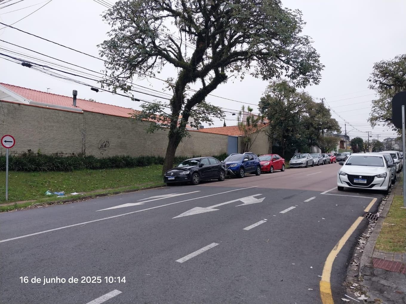 Foto 3 de 17: Casa em leilão em Curitiba - PR, bairro Jardim das Américas — Casa com área de 230m² e terreno com área de 408m², Jardim das Américas, Curitiba/PR