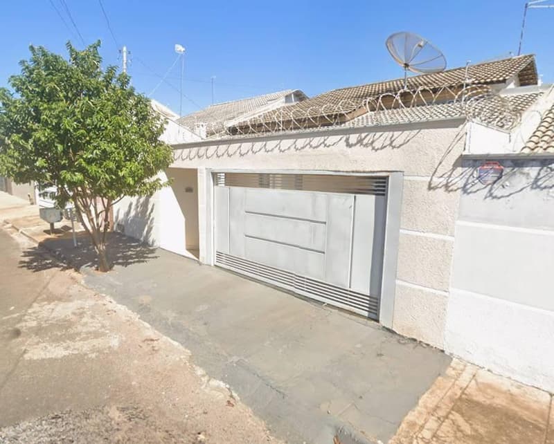 Foto 1 de 13: Casa em leilão em Catalão - GO — Casa 190m² com Terreno 250m² | Catalão-GO | Res. Maria Amélia | Oportunidade - Próx. ao Catalão Shopping e Represa do Monsenhor - Financiamento até 420 Meses!