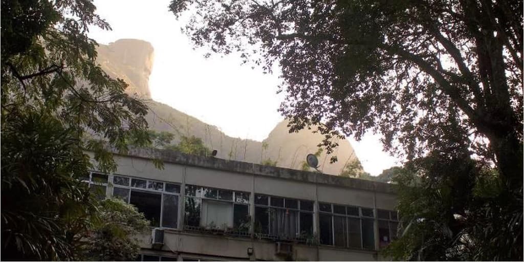 Foto 11 de 25: Apartamento em leilão em Rio De Janeiro - RJ, bairro São Conrado — APARTAMENTO 109, BLOCO 2, NA ESTRADA DAS CANOAS, Nº 722, SÃO CONRADO - RIO DE JANEIRO - RJ