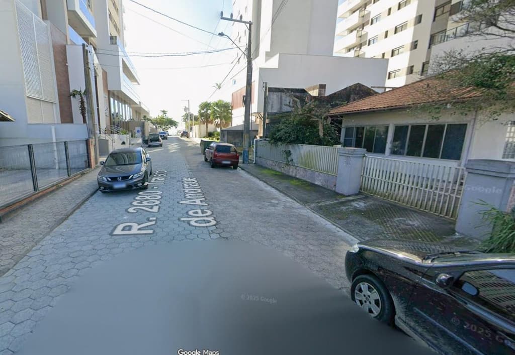 Foto 3 de 3: Casa em leilão em Balneário Piçarras - SC, bairro Itacolomi — Terreno com área de 240m², contendo uma casa com área de 96,75m², Balneário Piçarras/SC
